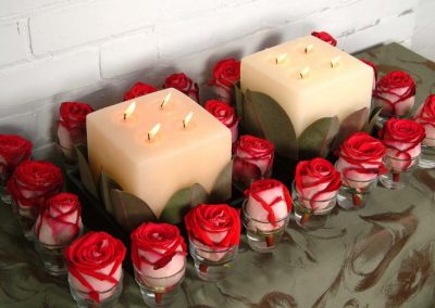 Minimal table centerpiece