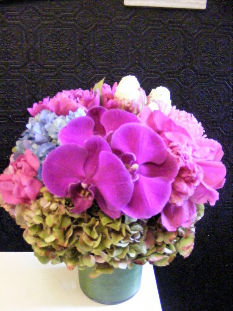 Vase arrangement maintenance