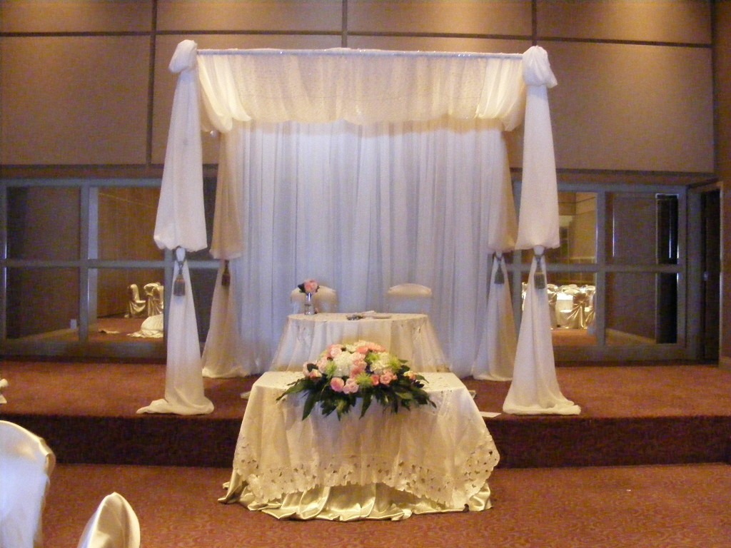 4 Ways to Decorate with Draping